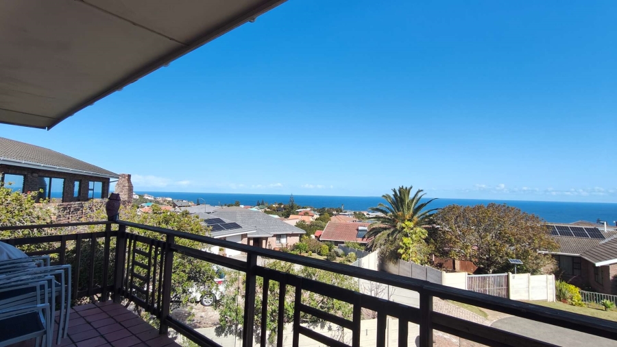 5 Bedroom Property for Sale in Dana Bay Western Cape